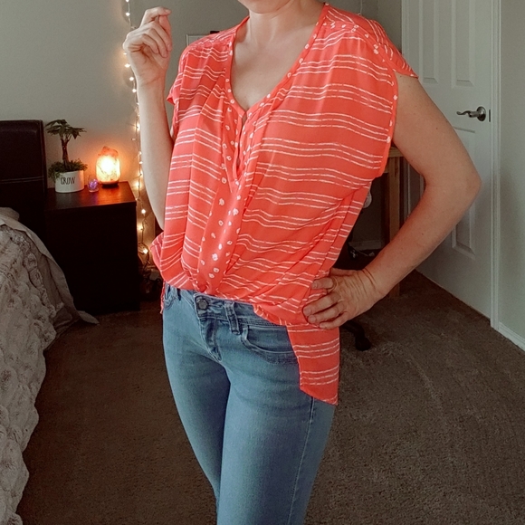 STYLUS Tops - Bright neon stripe dot popover blouse